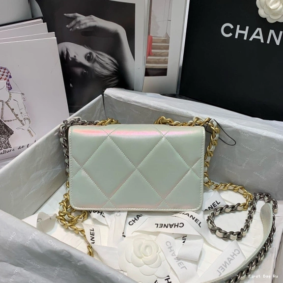 Firstbag Ru CHAIN WALLET CHANEL19 ON 0708